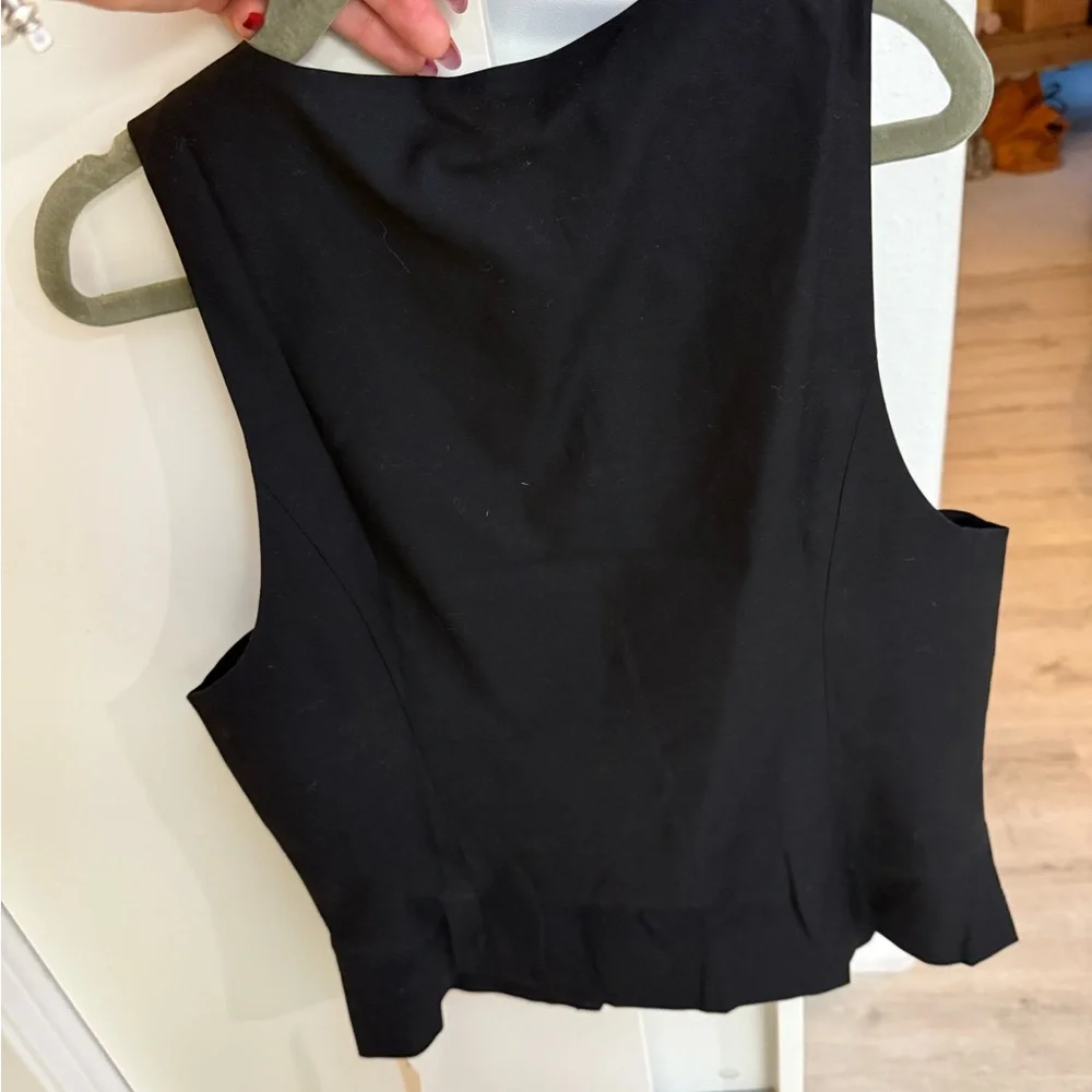 Reformation Rory Buttoned Vest - Picture 4 of 4